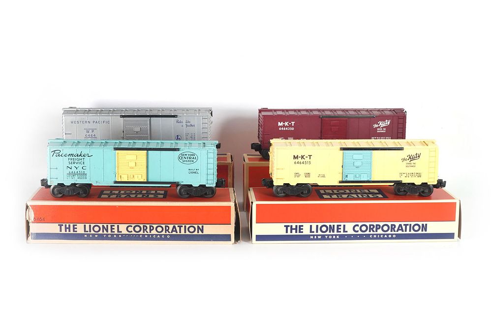 Lot 398: Lionel Box Cars 6464-510 6464 6464-515 6464-350 Boxes