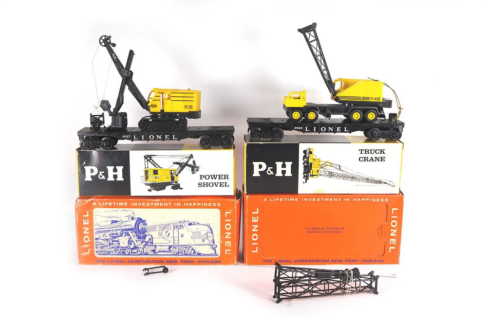 Lot 403: Lionel 6827 Shovel Car 6828 Crane Car Boxed