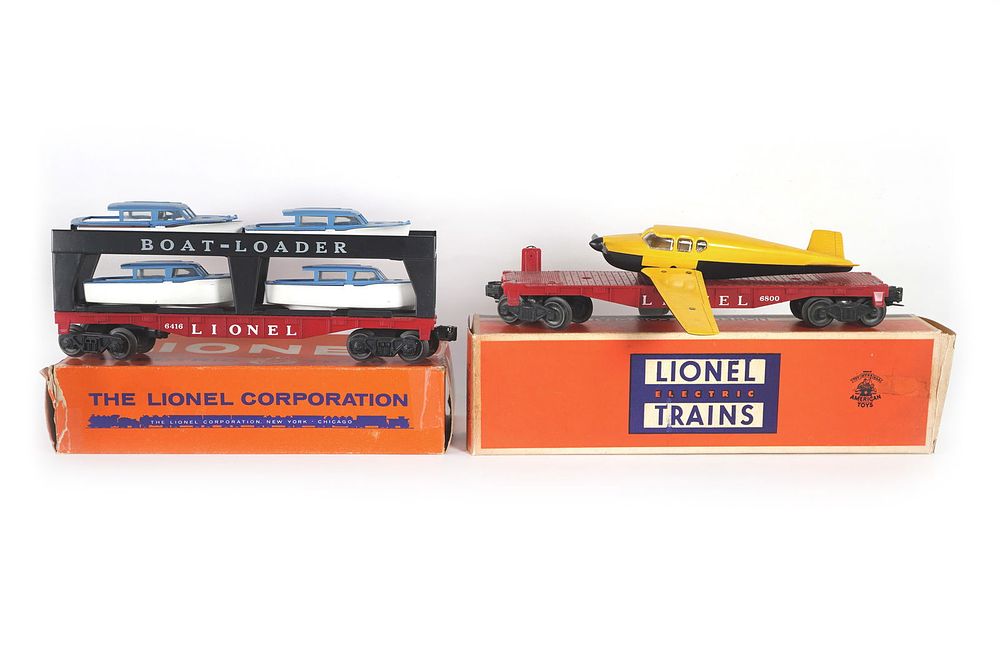 Lot 405: Lionel Flat Car 6800 Boat Transport Car 6416 Boxed