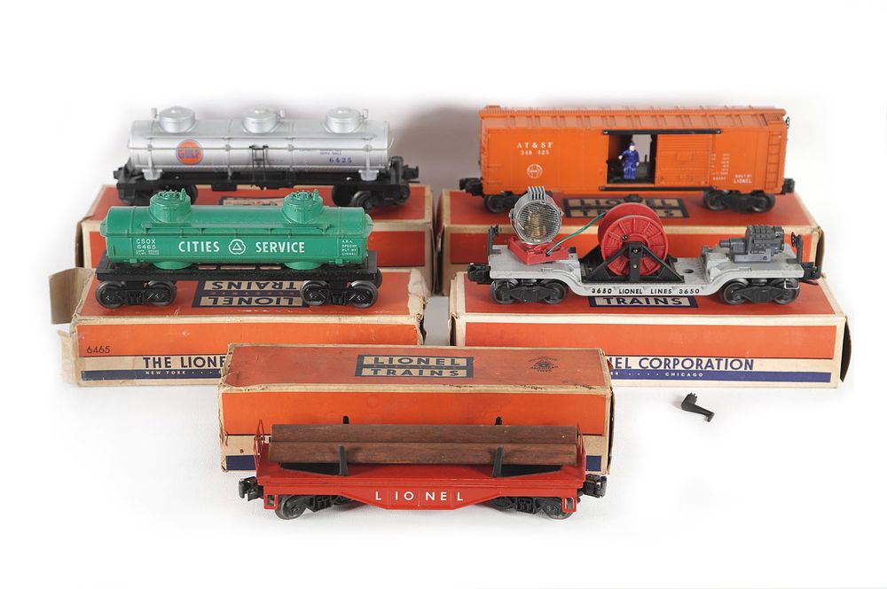 Lot 407: Lionel Freight Cars 6111-75 3650 6465 6425 3484-25 Boxed