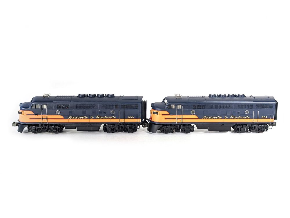 Lot 426: Lionel L&N Diesel Engine Set Boxed