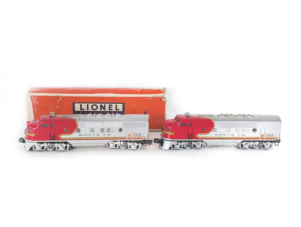 Lot 427: Lionel Santa Fe 2343P 2343T Diesel Engines Boxed