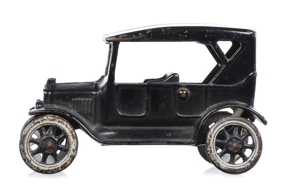 Lot 277H: Arcade Cast Iron Model T Convertible Sedan Top Up