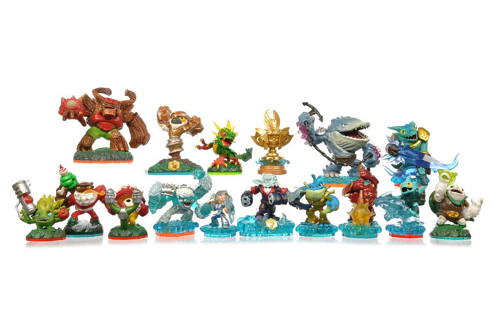 Lot 185H: ActiVision Skylanders Figures Set of 16