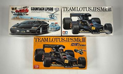 3 Model Car Kits Countach LP500, Lotus JPS MKIII, Lotus JPS. 7/LT - Countach LP500 motorized 