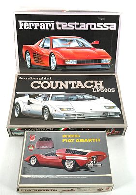2 Model Car Kits Ferrari Testarossa, Lamborghini. Fujimi - Ferrari Testarossa motorized 1/16 