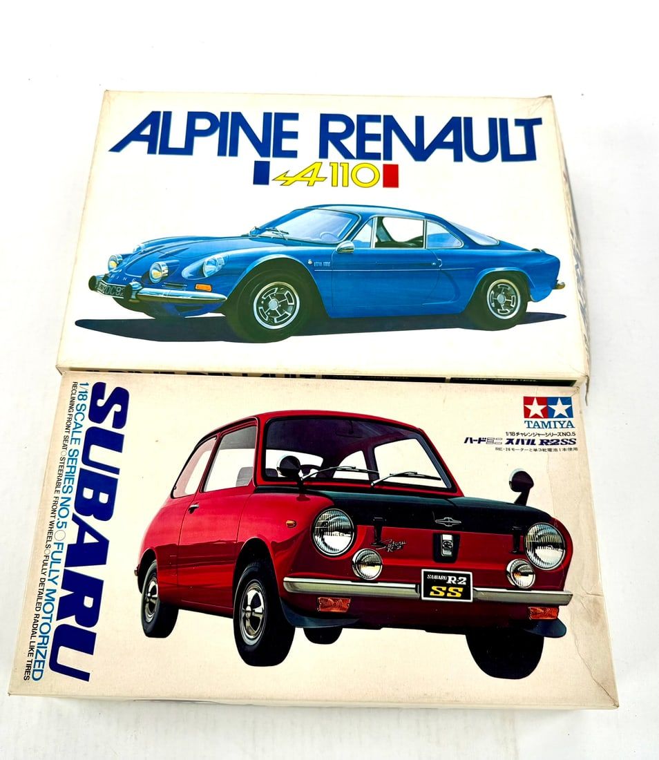 Lot 34: 2 Model Car Kits Alpine Renault, Subaru