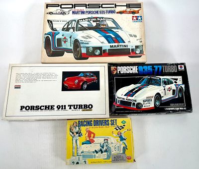 4 Porsche 911 Turbo, Martini Porsche 935, Porsche 935-77. TsuTsho - Racing driving set 1/24 