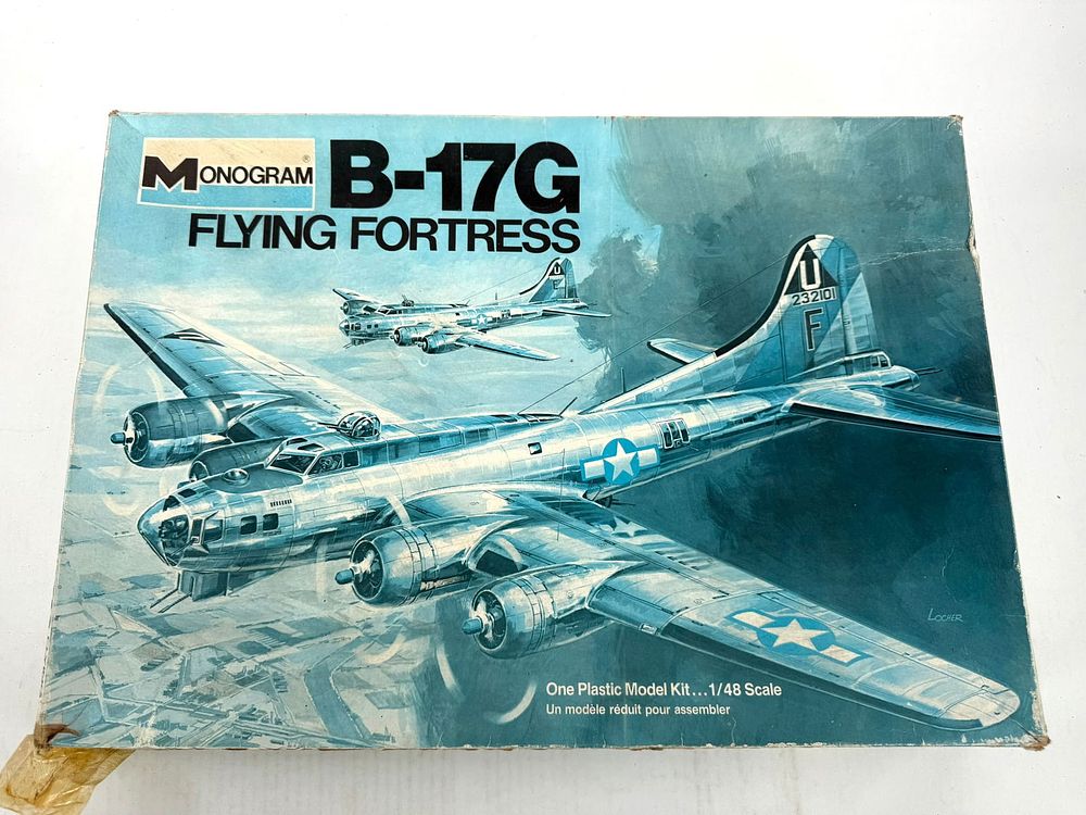 Lot 51: Monogram B-17G Flying Fortress