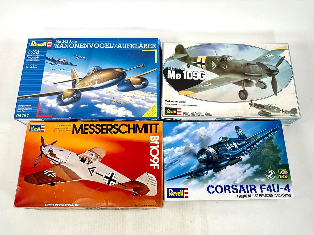 Lot 56: 4 Monogram Model Kits Messerschmitt Bf109F/Corsair F4U-4/Me-262 A-1a/Me 109G