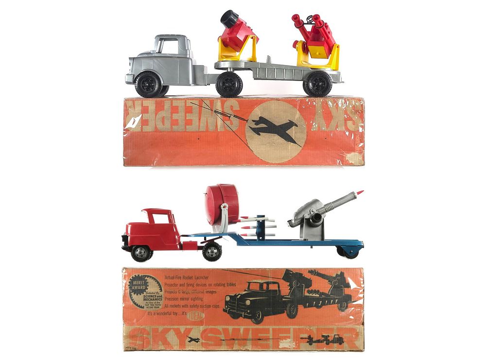 Lot 185: Ideal Sky Sweeper Anti-Aircraft Truck w/Box & Structo Truck