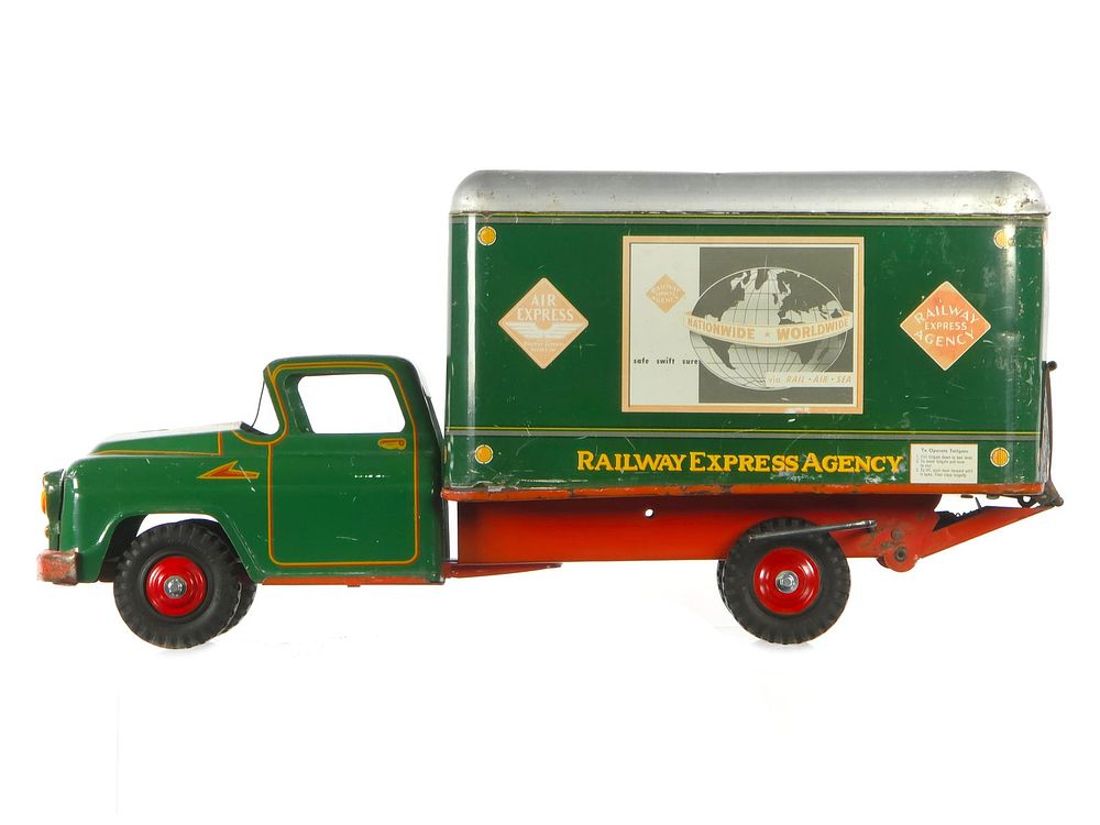 Lot 241: Marx #1021 Railway Express Agency Truck