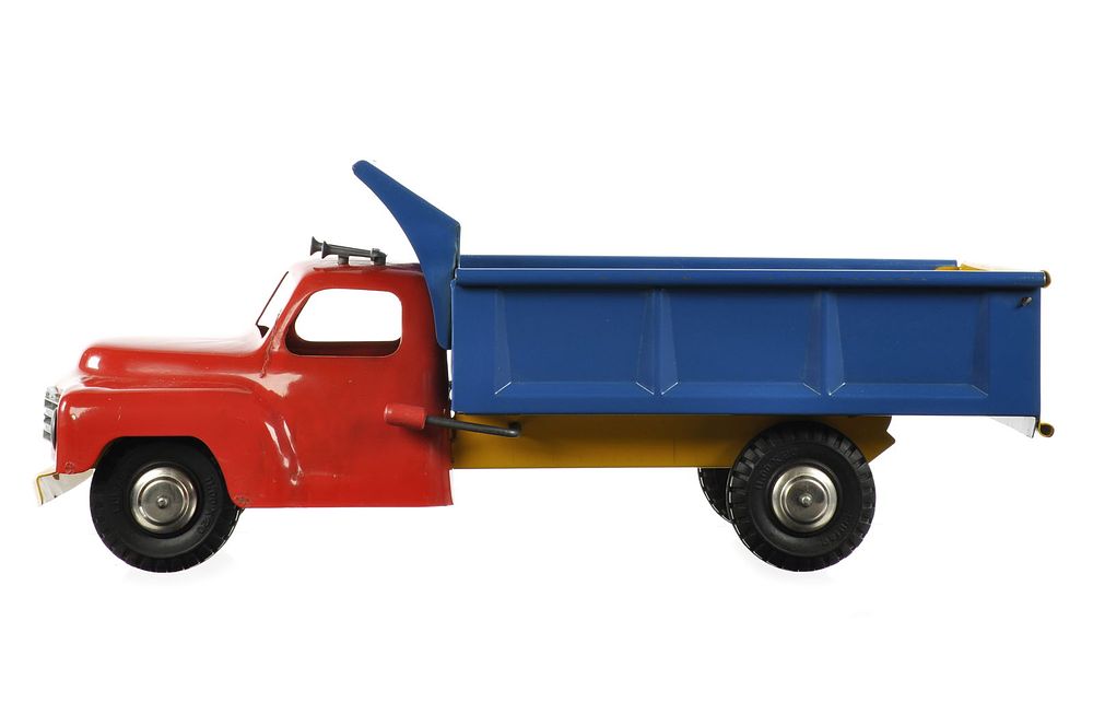 Lot 261: Marx Pressed Steel Tri-color Dump Truck