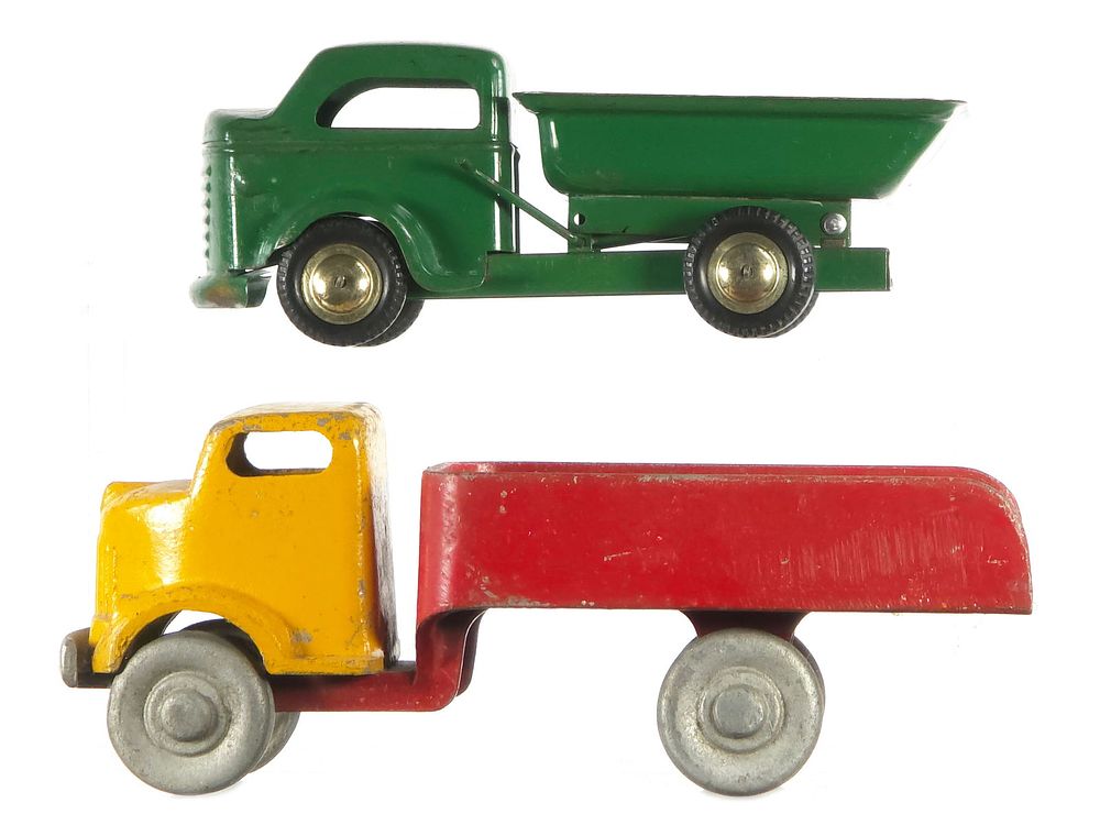 Lot 277: (2) 1940s Lifetime Toys Flatbed & Richmond Dump Trucks