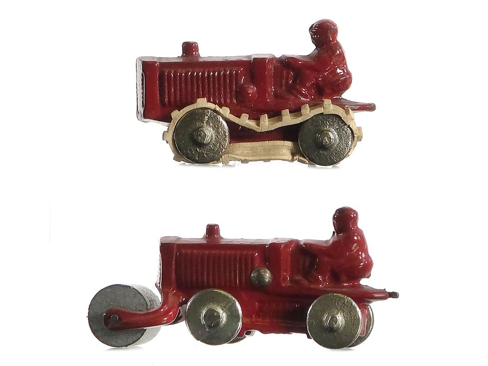 Lot 309: (2) Cast Iron Kilgore Tractors