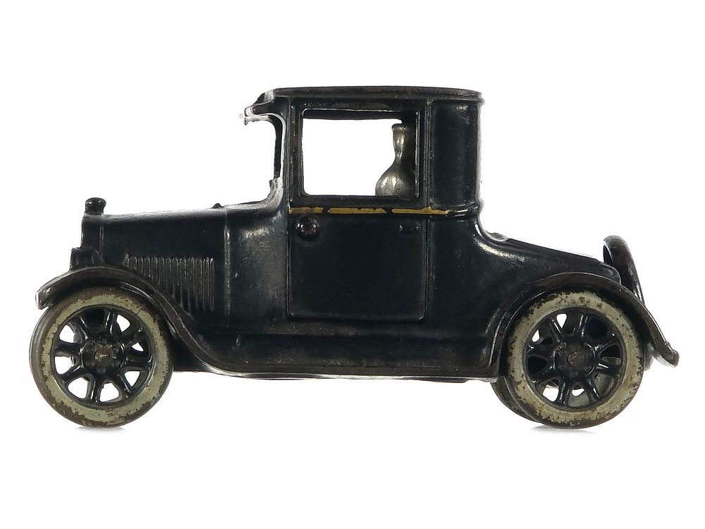 Lot 311: Arcade Toys Chevrolet Coupe Cast Iron ca. 1927