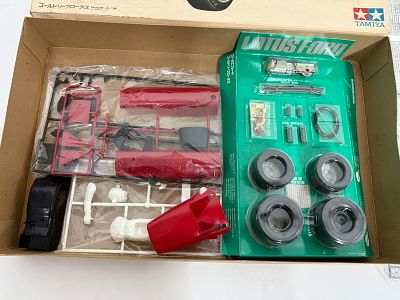 (2) Model Kit Cars Honda/Lotus. Tamiya 1/12 Honda F-1/Tamiya Lotus 49B Ford F-1 1/12, MIB and 