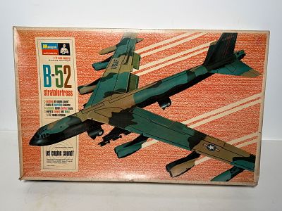 Model Plane Kit Stratofortress B-52. Monogram Stratofortress B-52 Motorized, MIB and unstarted. 