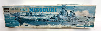 Model Ship Kit USS Missouri. USS Missouri 1/350 scale, MIB and unstarted. Condition: GOOD