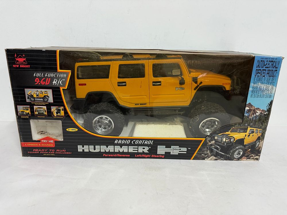 Lot 169: Radio Control Hummer H2
