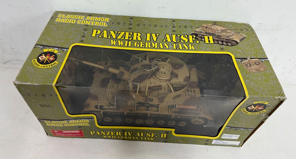 Lot 173: Remote Control WWII German Tank "Panzer IV AUSF. H"