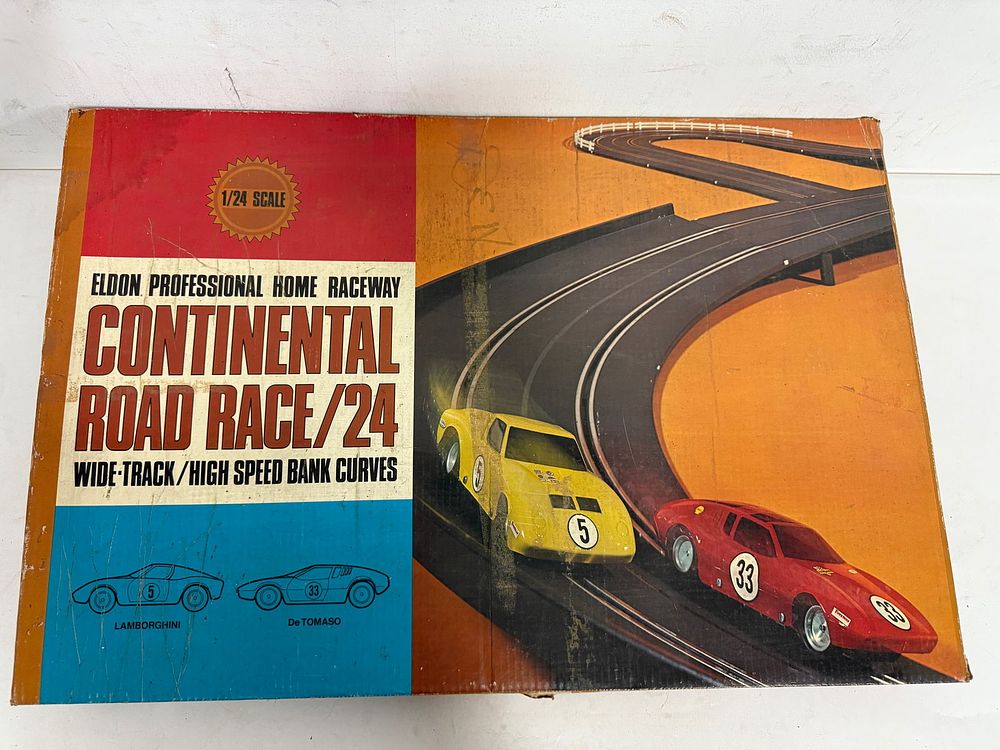 Lot 189: Eldon Complete Continental Home Slot Car Raceway