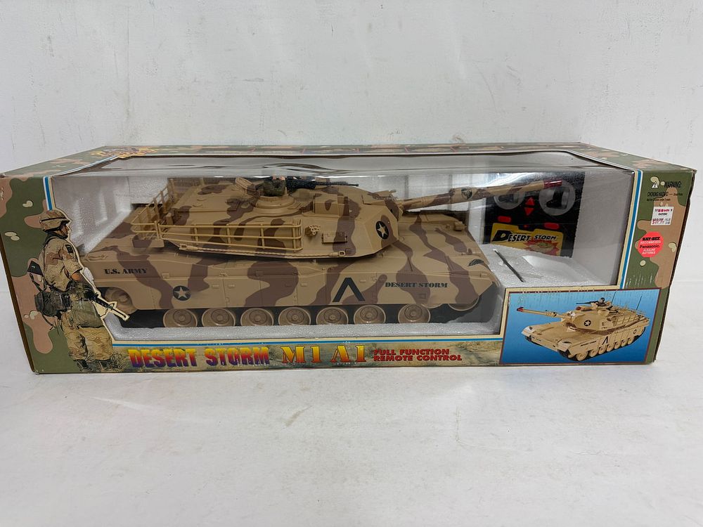 Lot 198: Desert Storm M1A1 R/C Tank