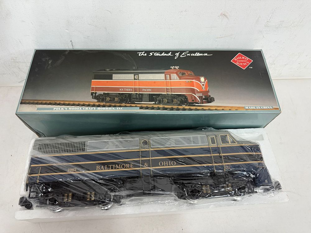 Lot 217: Railway Express Agency Diesel Locomotive ALCO-FA-1