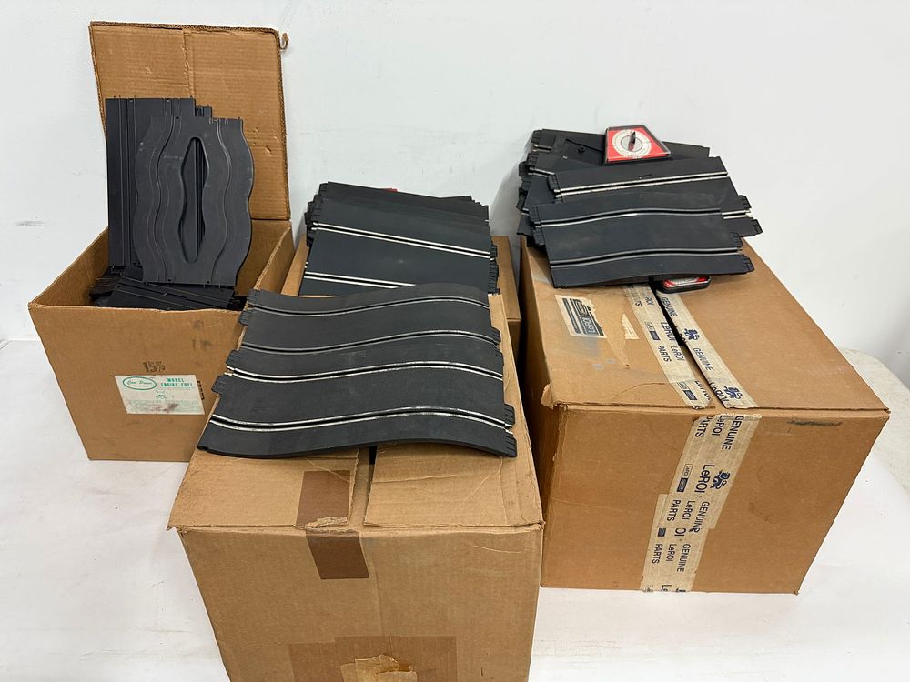 Lot 226: Large (Lot) of Slot Car Tracks