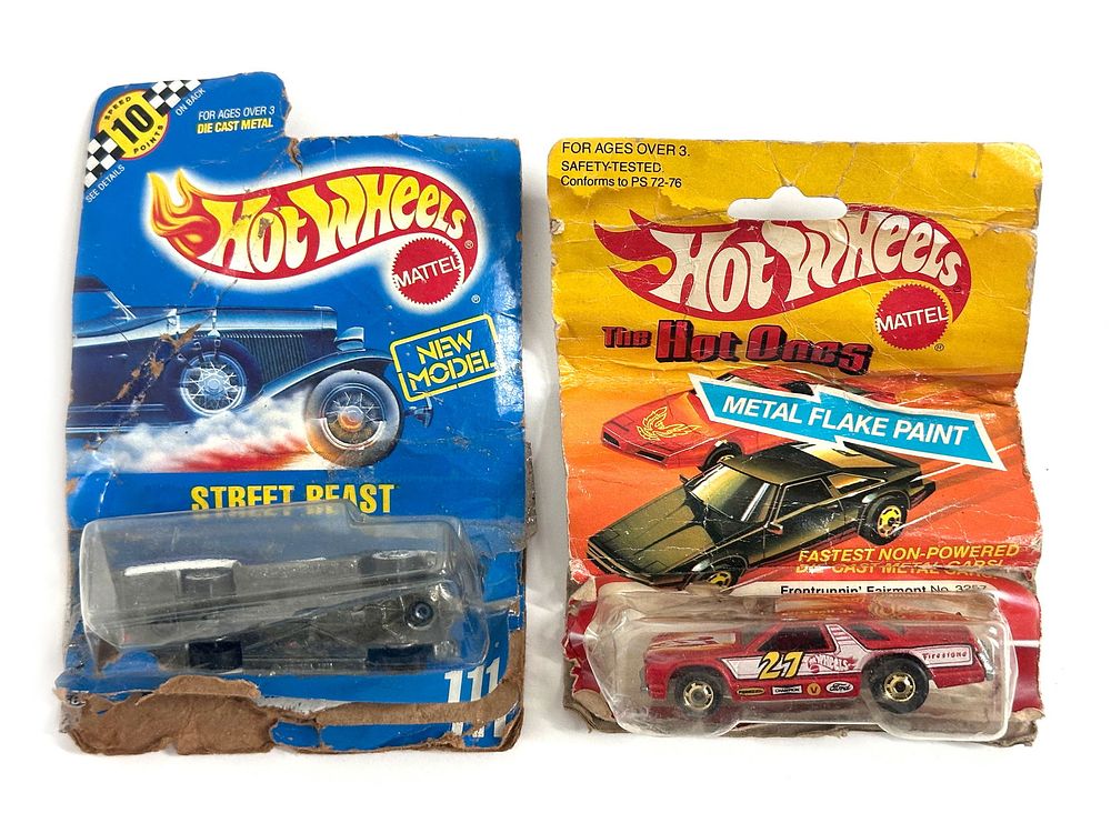 Lot 355: Hot Wheels Metal Flake #27 Fairmont Racer and Street Beast