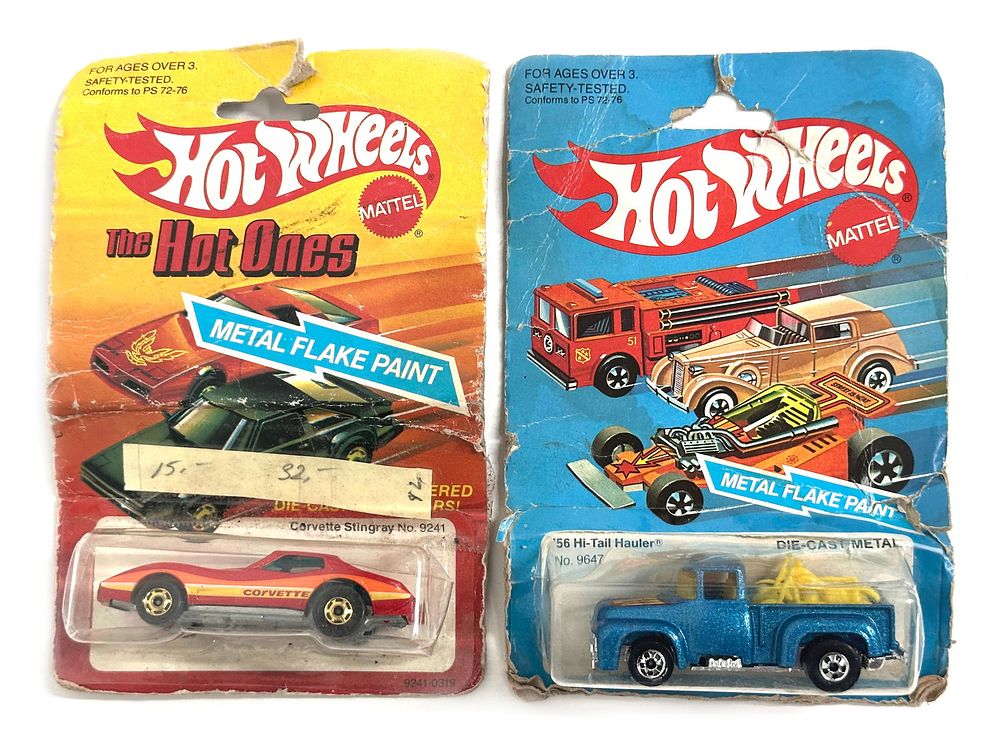 Lot 358: Hot Ones Corvette 9241 and Metal Flake Hot Wheels Truck
