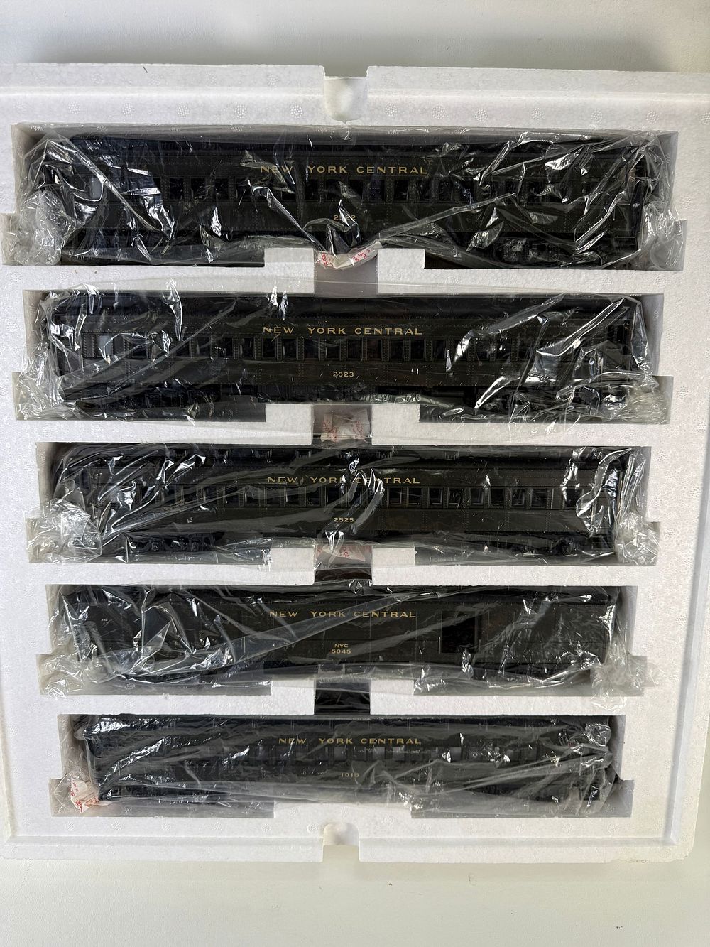 Lot 502: MTH New York Central 5-Car 70' Madison Passenger Set