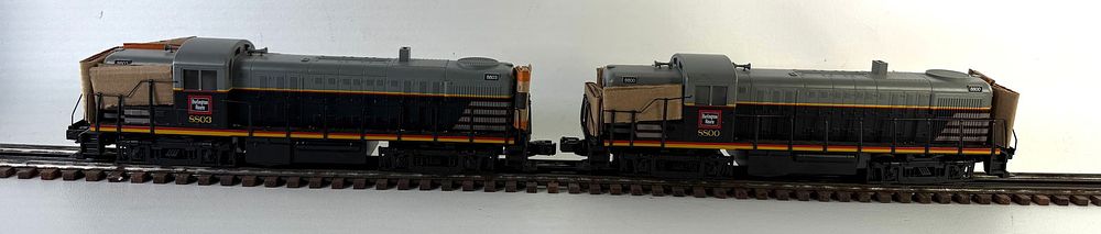 Lot 527: Lot of 2 MTH #8800 / #8803 Burlington Route Diesel Engines