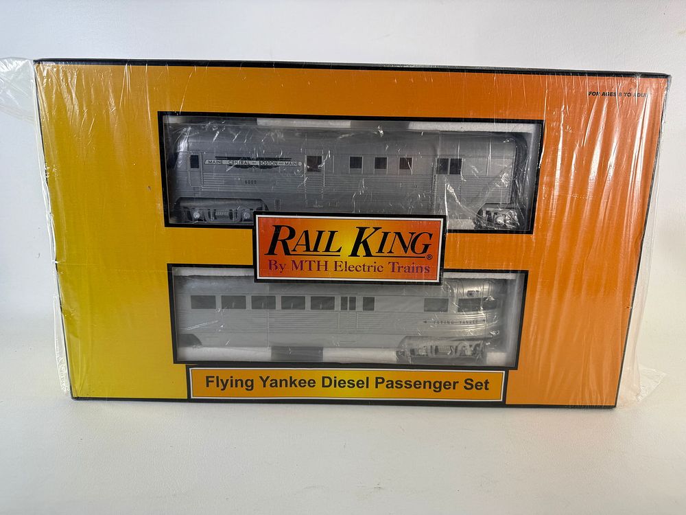 Lot 531: MTH Boston & Maine Flying Yankee Diesel Passenger Set 30-2298-1