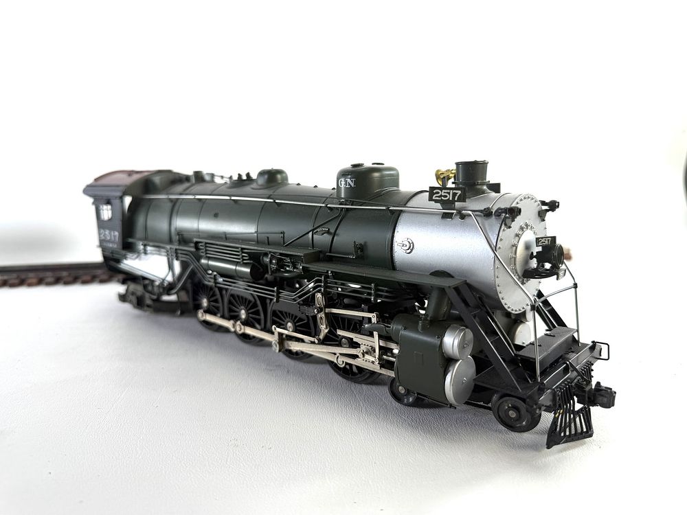 Lot 538: Weaver Model Trains Great Northern 4-8-2 P-2 Class