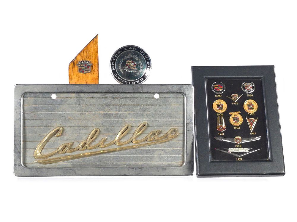 Lot 369: (4) Unique Vintage Cadillac Collectible Items