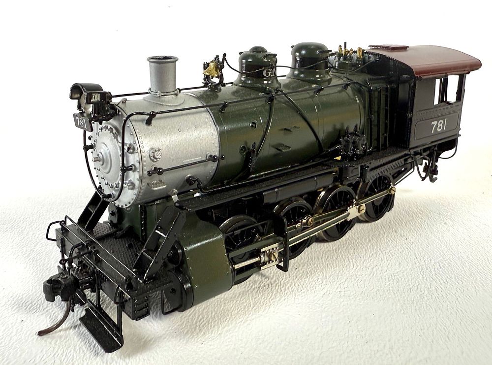 Lot 559: GN #781 Steam Engine C-4 2-8-0 w/Tender.