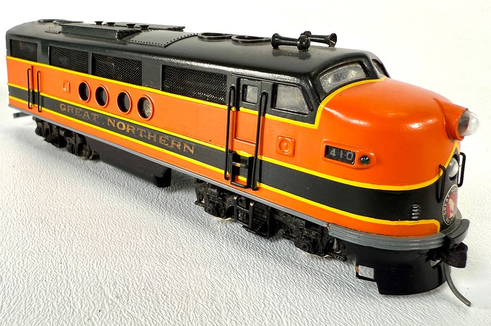 Lot 571: EMD FT Diesel A powered and B Dummy (106-107).