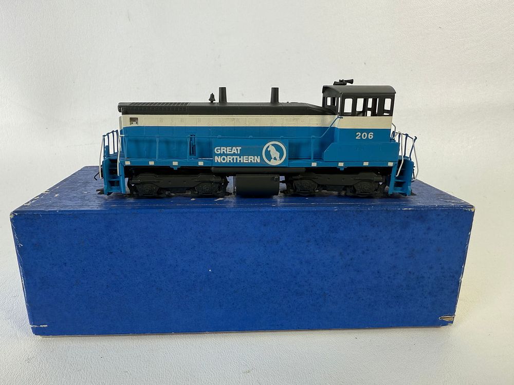 Lot 580: GN #206 EMD SW 1500, GN Diesel Engine#420 SD-45.