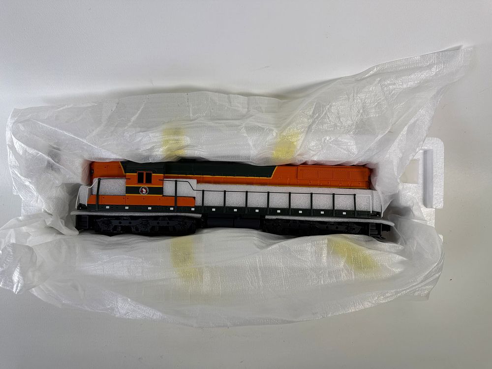 Lot 587: MTH SD-9 Diesel Engine (NON Powered) MIB