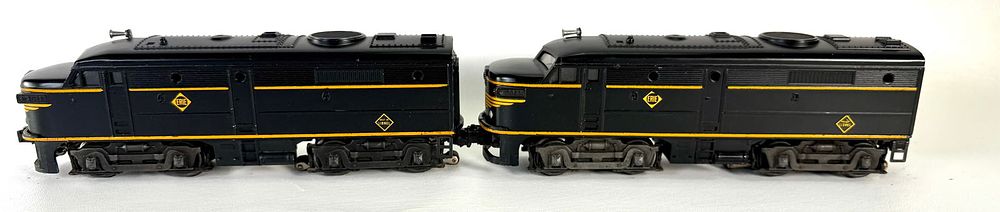 Lot 594: Lionel Twin Diesel Locomotive No.2032 Erie.