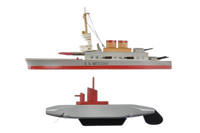 Keystone Wooden U.S. Battleship & Submarine. A set of Keystone wooden ships, including a U.S. 
