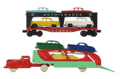 (2) Auto Haulers Lionel 6414 and Renwal with Vehicles. Set of 2 auto haulers: a Lionel 6414 