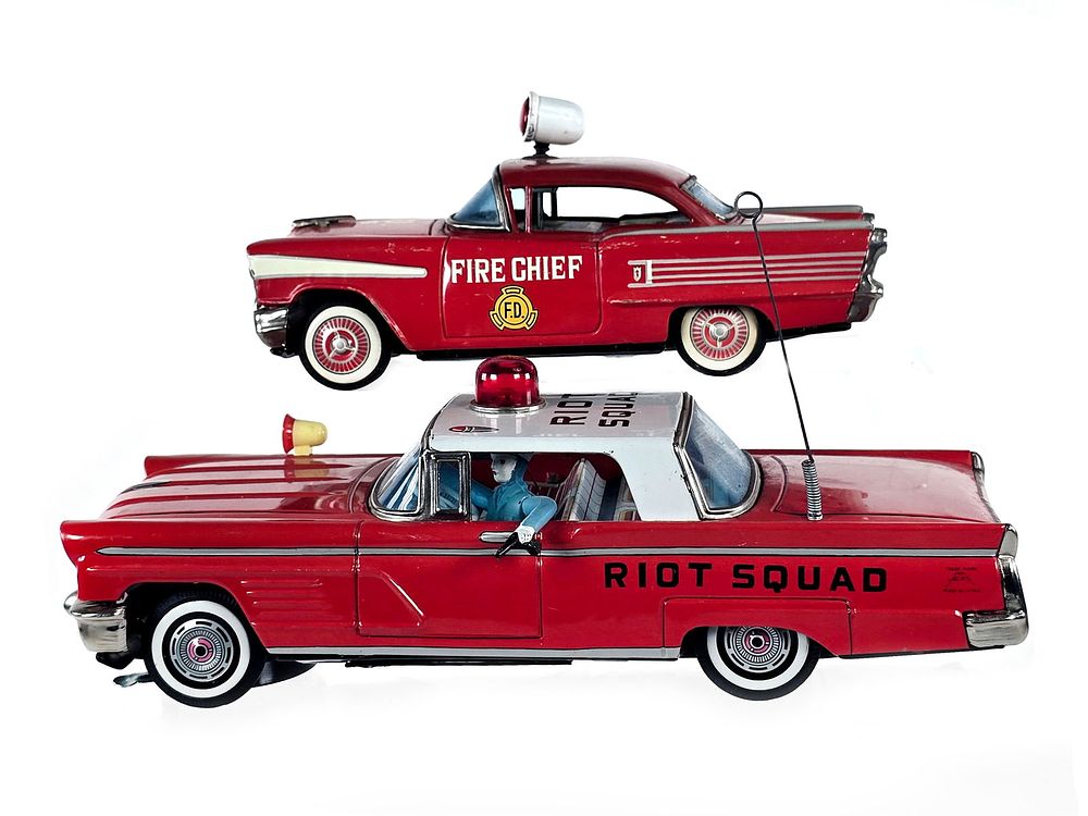 Lot 210: (2) Alps Batt. Op. Lincoln Riot Squad & Ichiko Oldsmobile Cars