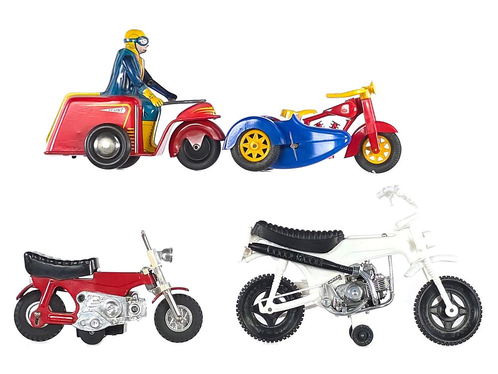 Lot 319: (4) Assorted Motorcycle Toys Bandai, Nylint, & Others