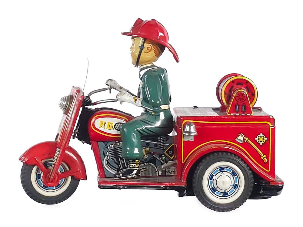 Lot 326: Nomura TN Battrey Operated Fire Tricycle Japanese Tin