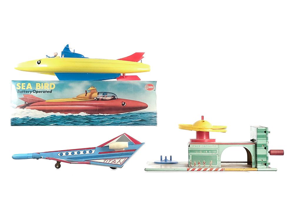 Lot 347: (3) Assorted Space & Sea Toys Marx & Others