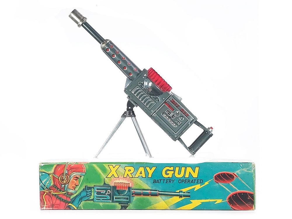 Lot 370: Nomura TN Tin Batt. Op. X-Ray Gun Boxed