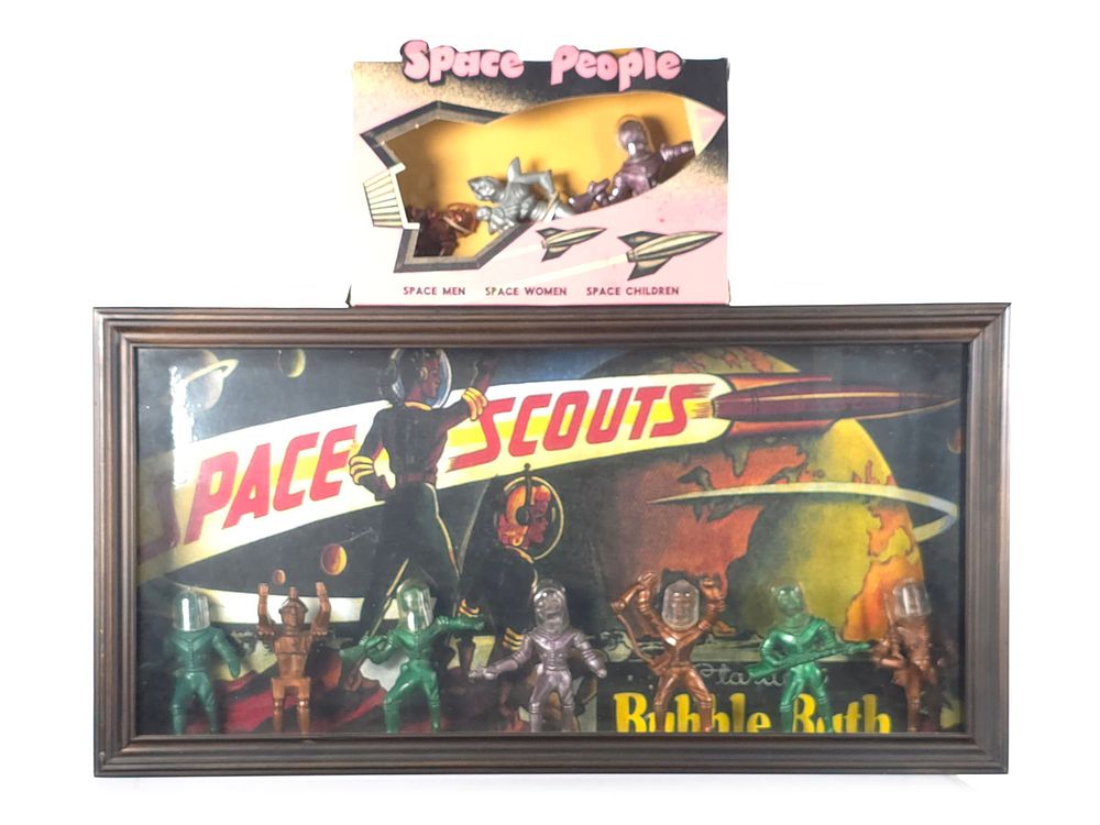 Lot 402: Archer Space People Boxed & Framed Space Scouts Bubble Bath Display