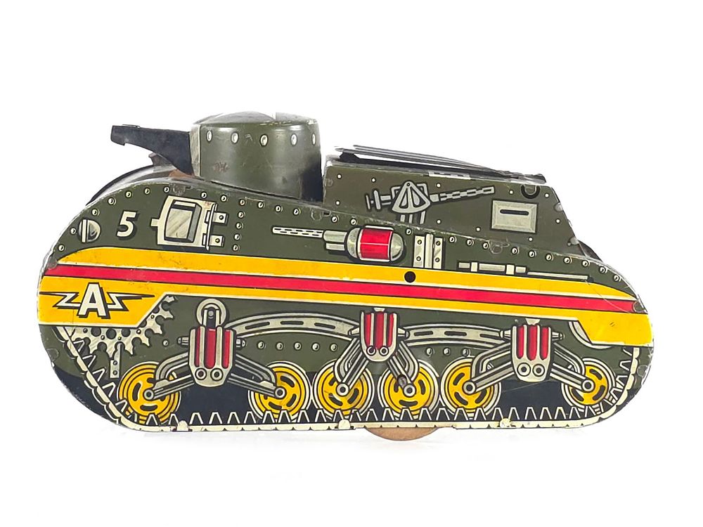 Lot 434: Marx Tin Litho Windup Doughboy U.S. Army Tank